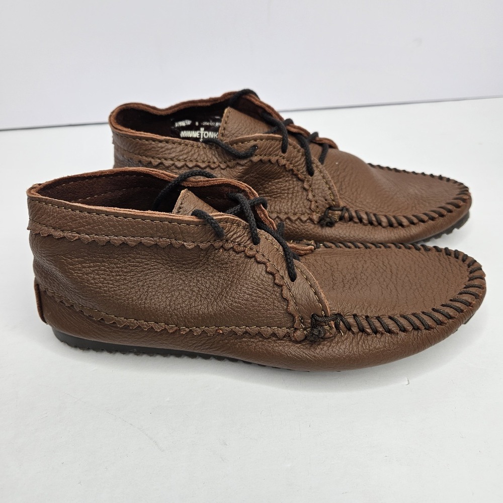 Minnetonka Brown Leather Lace-Up Moccasins